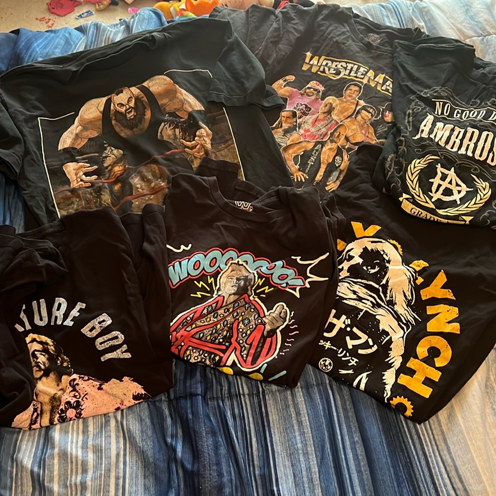 Size M WWE T-shirt’s